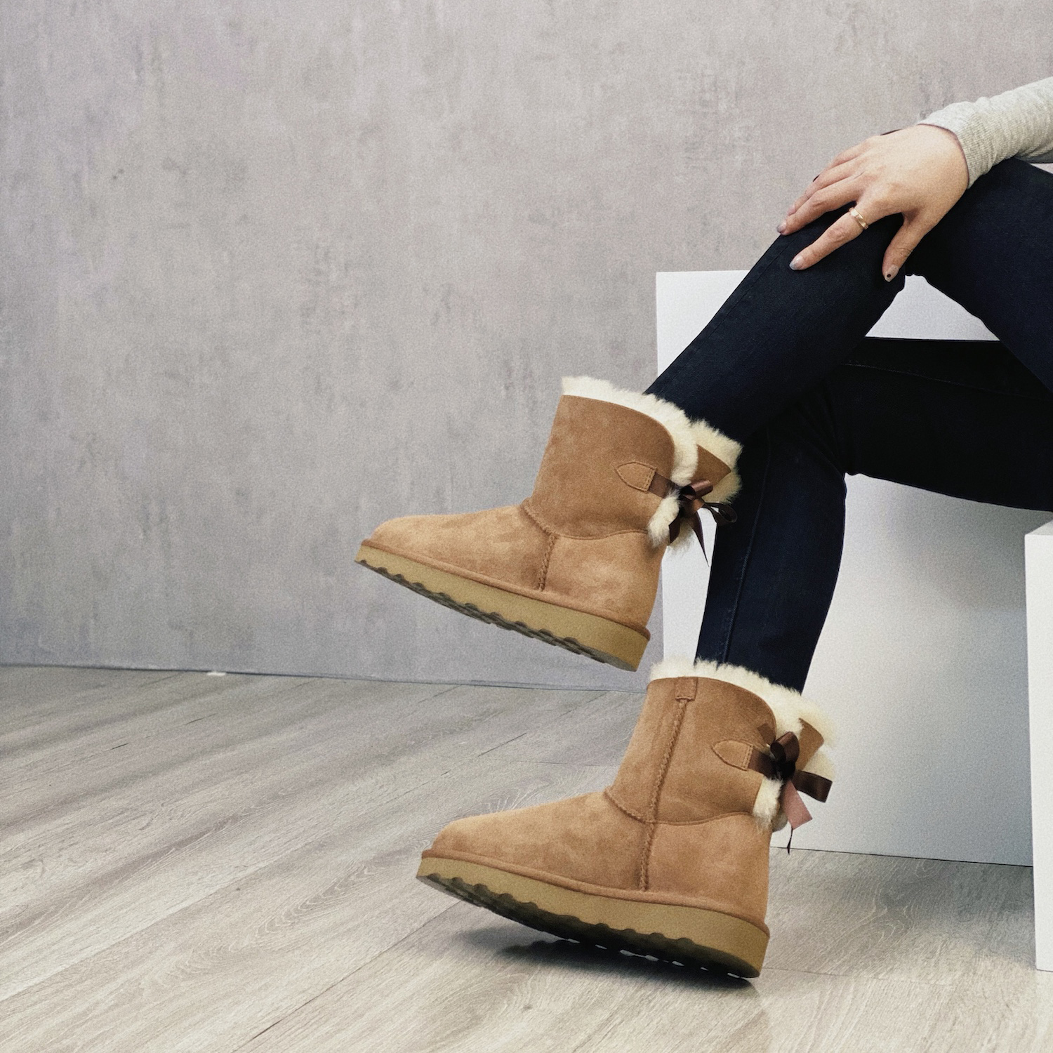 Women Mini Bailey Bow Snow Boot - Image 6